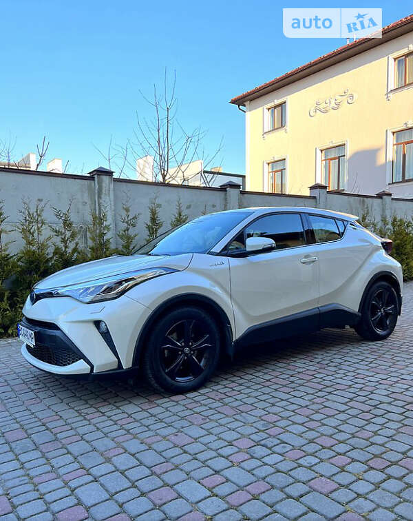 2020 toyota c-hr hybrid