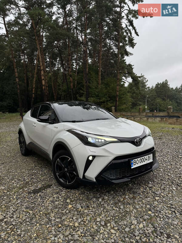 2021 toyota c-hr hybrid