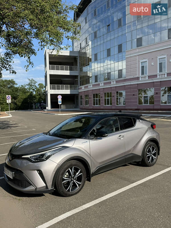 2019 toyota c-hr hybrid