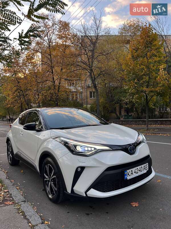 2019 toyota c-hr hybrid