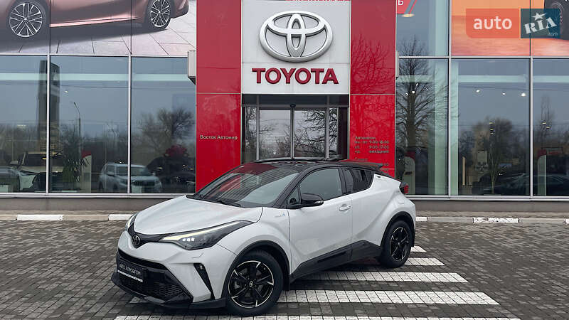 2021 toyota c-hr hybrid