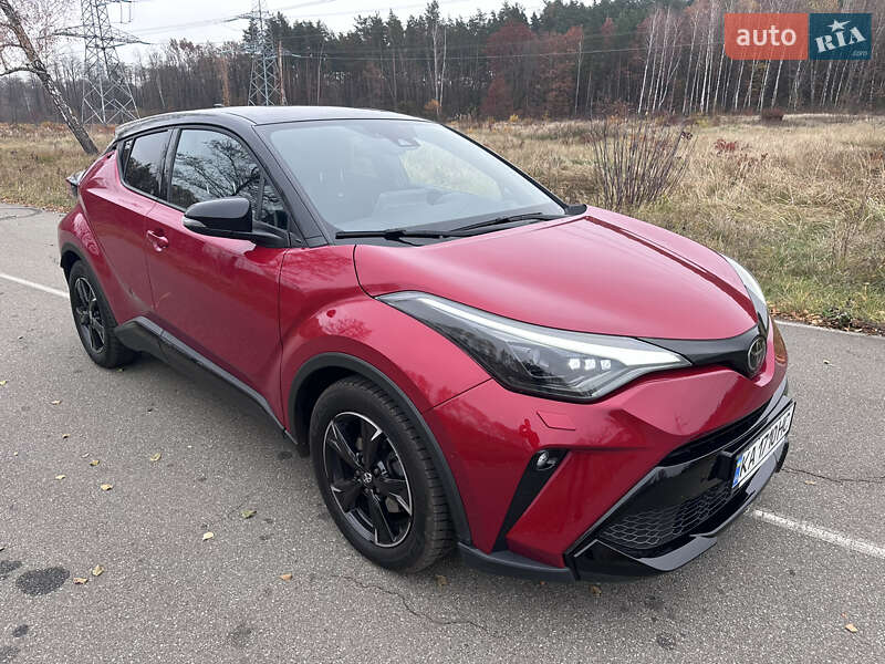 2022 toyota c-hr hybrid