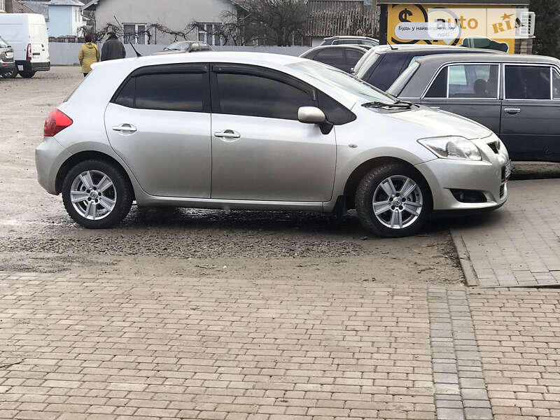 2008 toyota auris