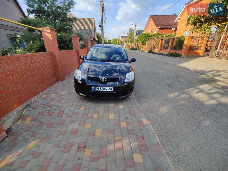 2008 toyota auris
