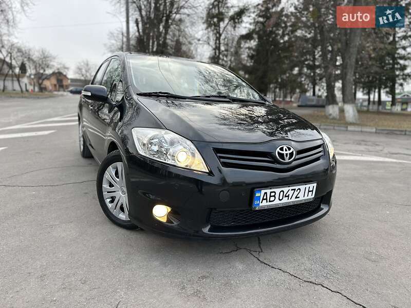 2010 toyota auris