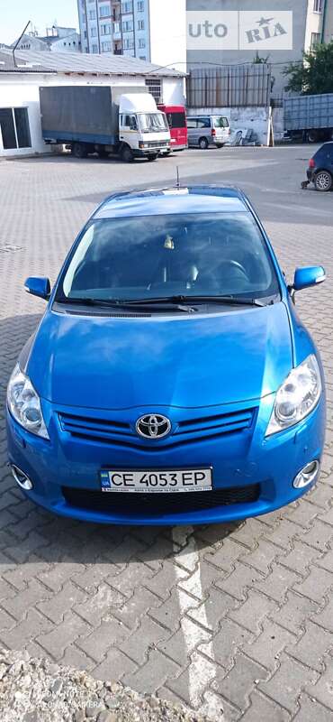 2010 toyota auris