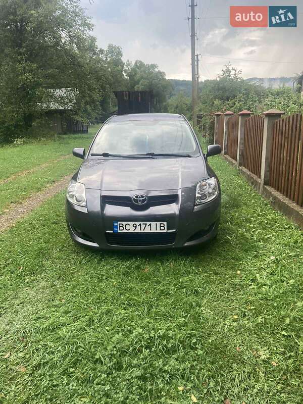 2008 toyota auris
