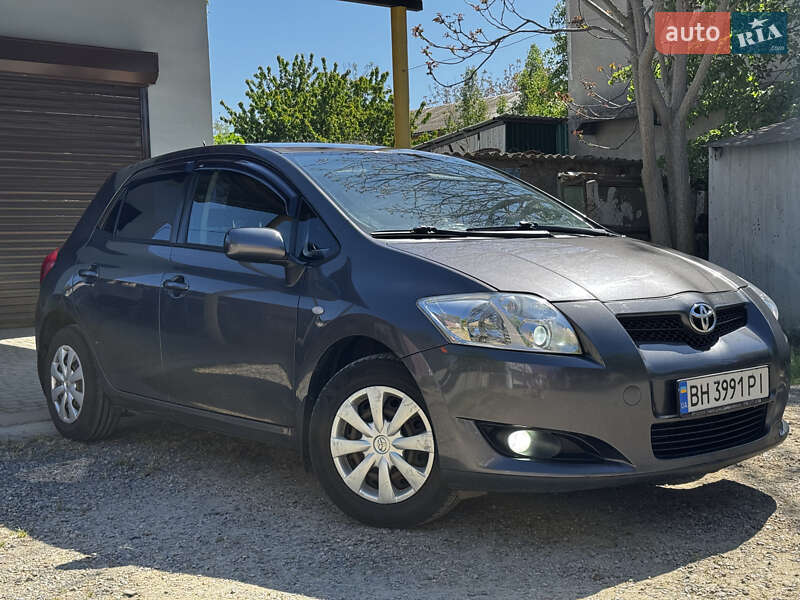 2009 toyota auris