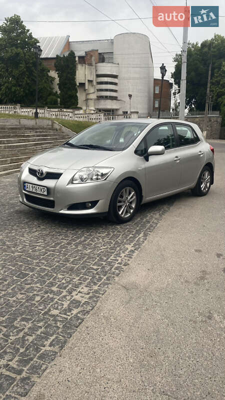 2008 toyota auris