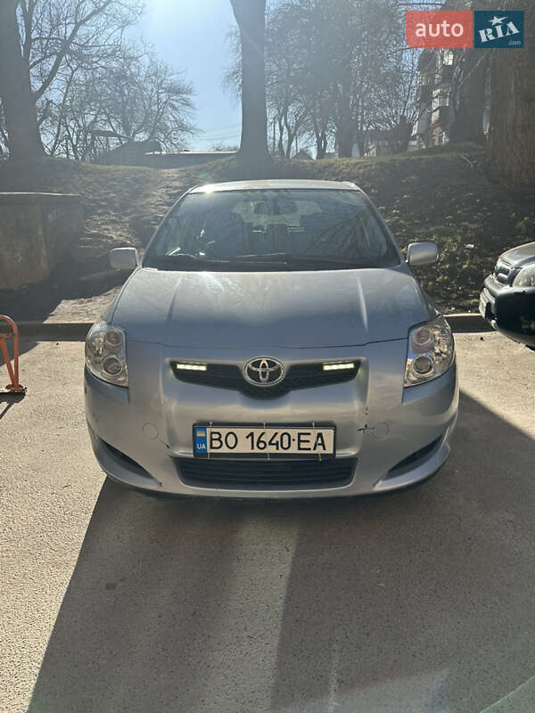 2008 toyota auris