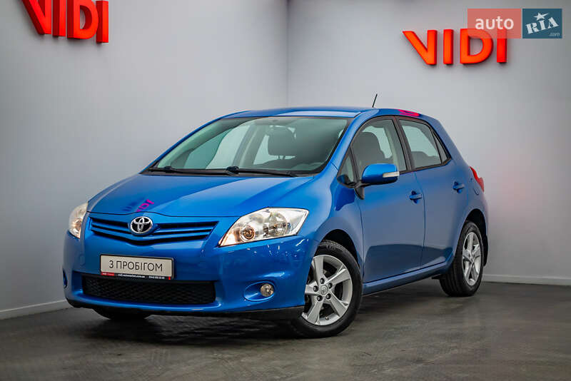2012 toyota auris