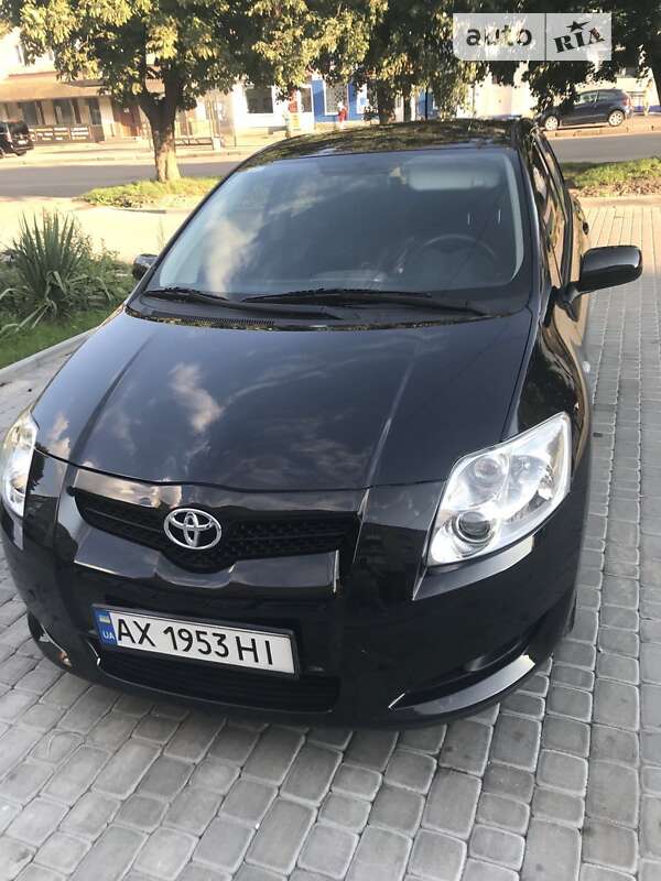 2008 toyota auris