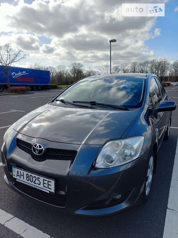 2008 toyota auris