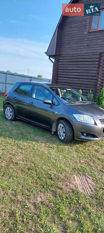 2008 toyota auris
