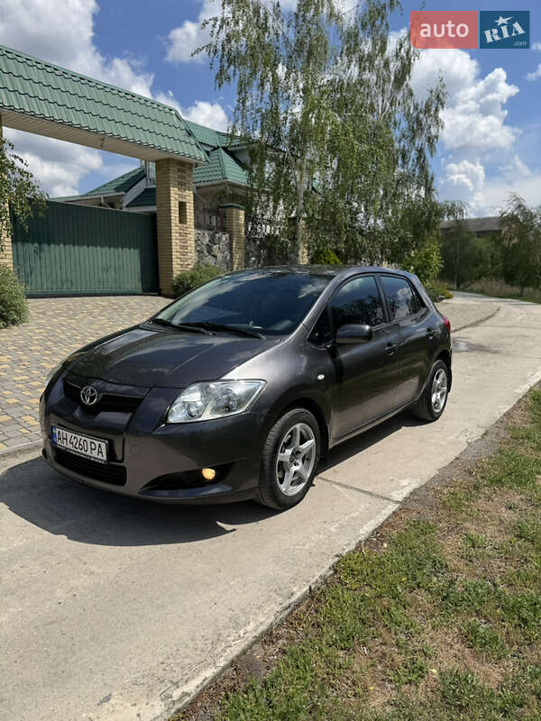 2008 toyota auris