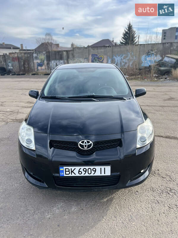 2008 toyota auris