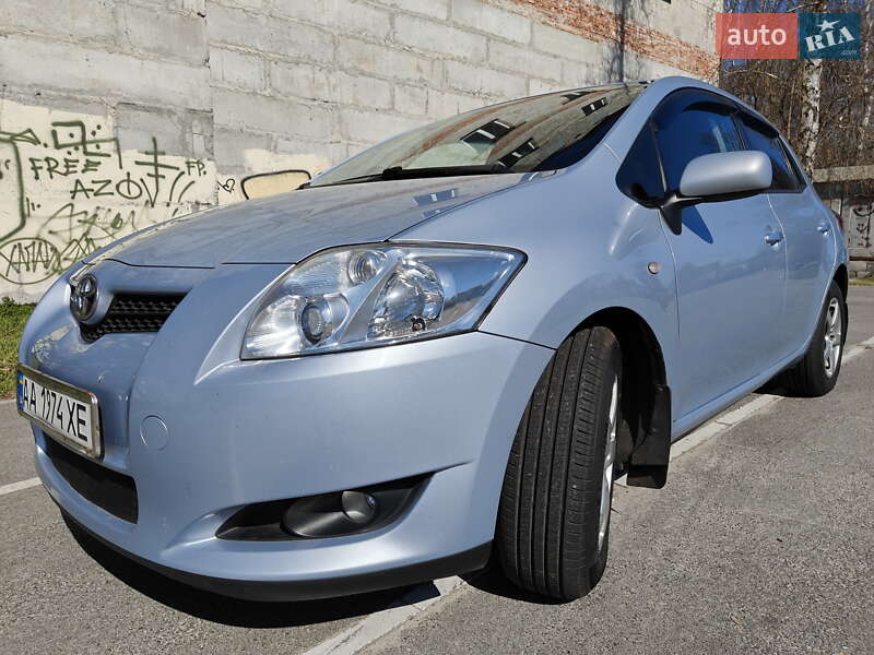 2008 toyota auris