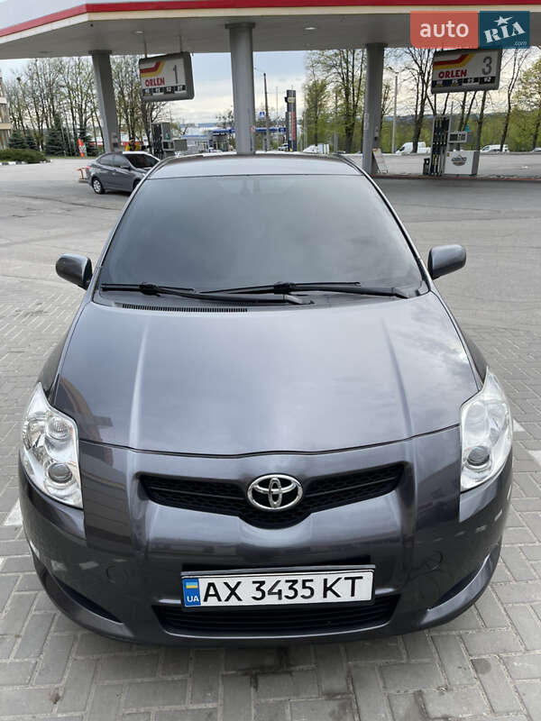 2008 toyota auris