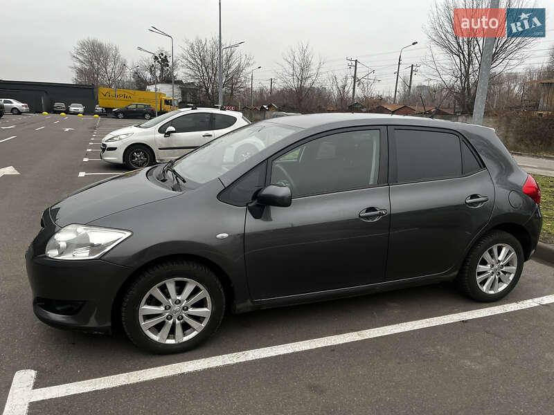 2008 toyota auris