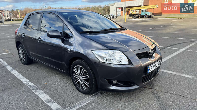 2008 toyota auris