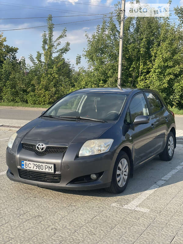 2008 toyota auris