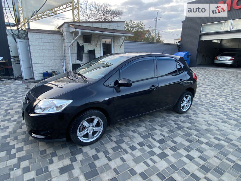 2008 toyota auris