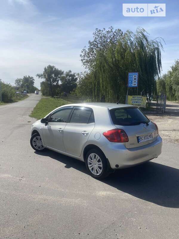 2007 toyota auris