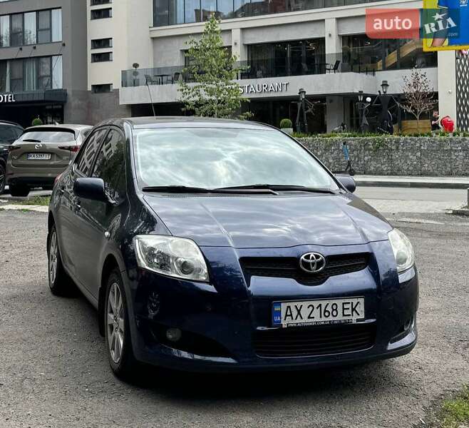 2008 toyota auris