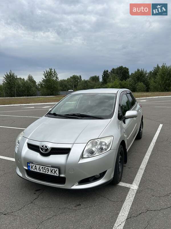 2008 toyota auris