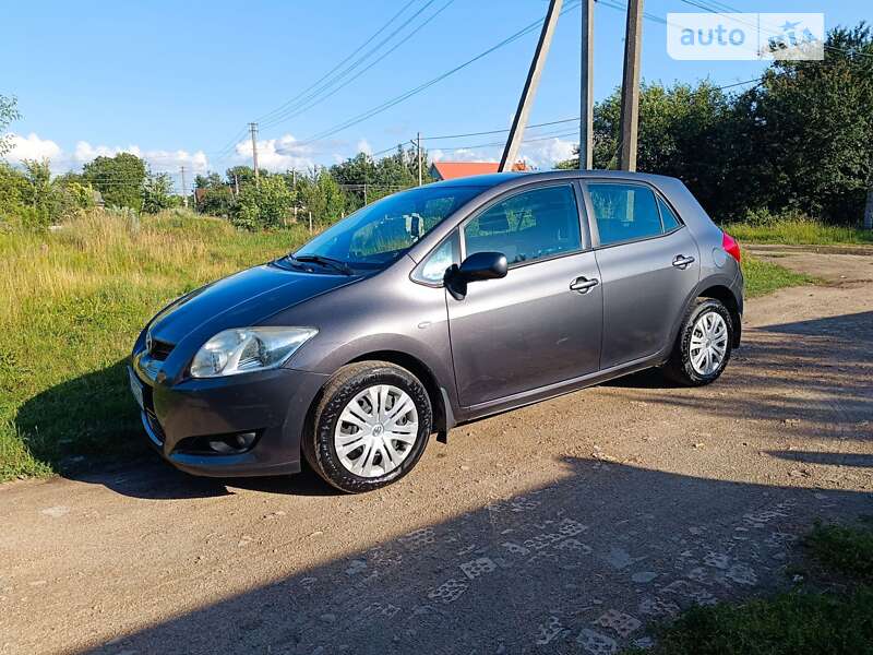 2008 toyota auris