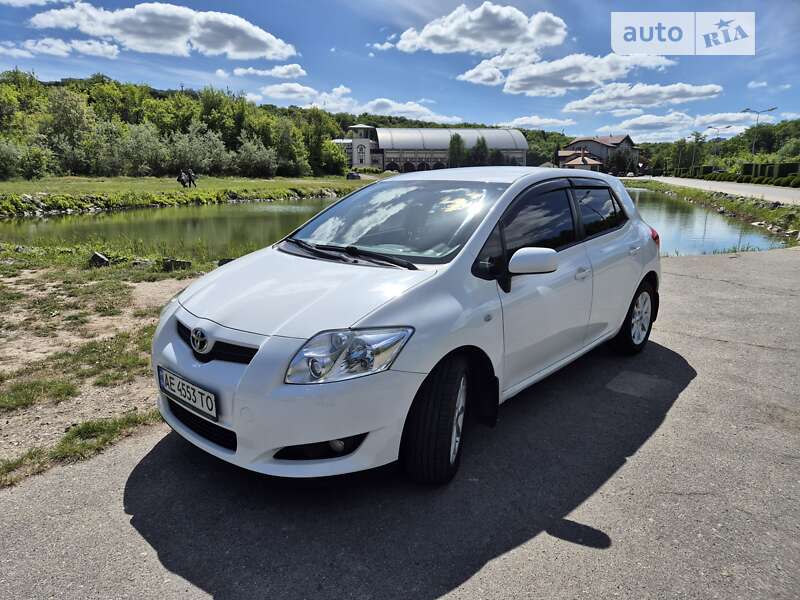 2008 toyota auris