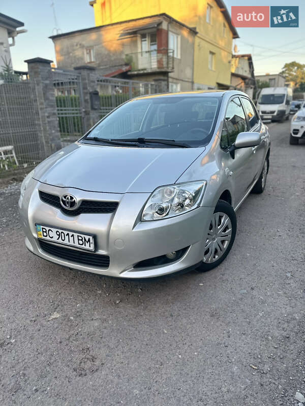 2008 toyota auris