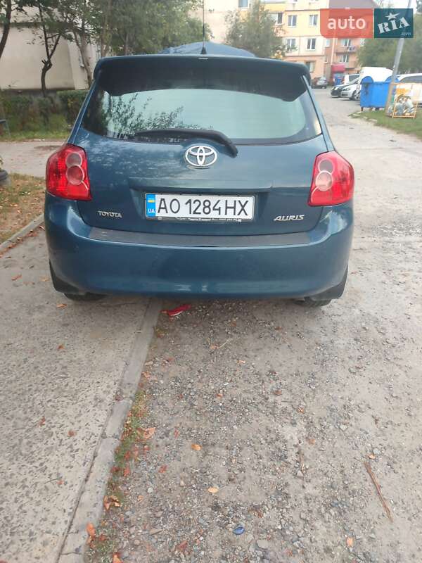 2008 toyota auris