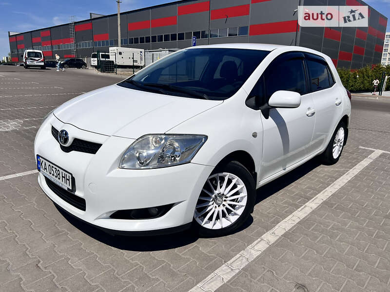 2008 toyota auris