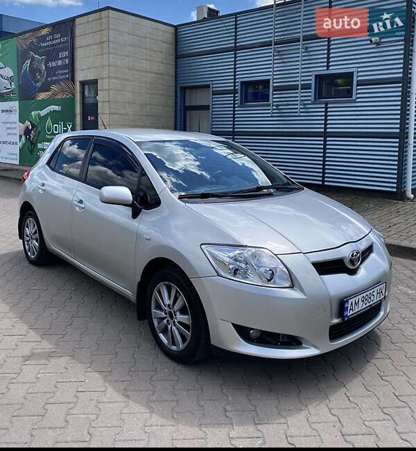 2008 toyota auris