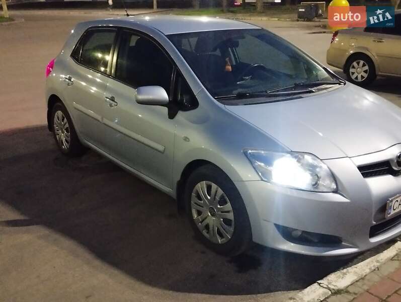 2008 toyota auris