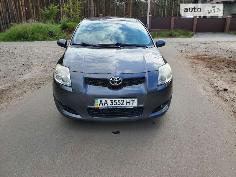 2008 toyota auris