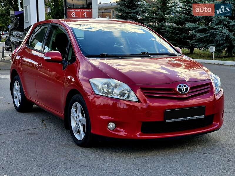2010 toyota auris