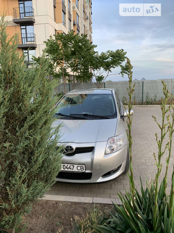 2008 toyota auris