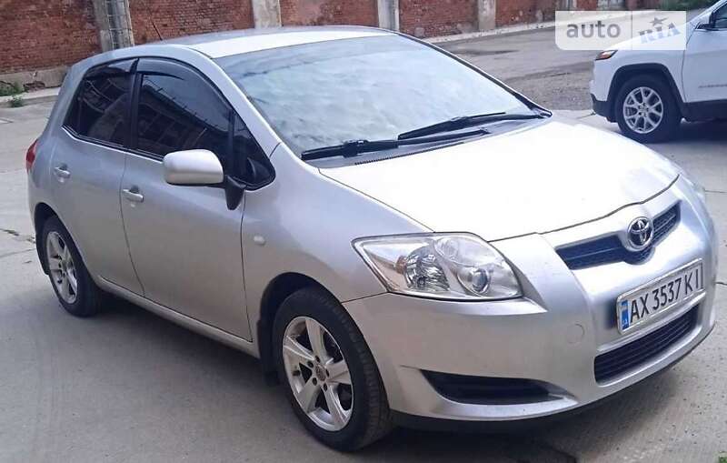 2008 toyota auris