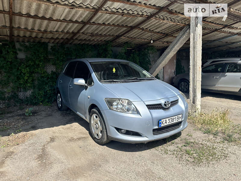 2008 toyota auris