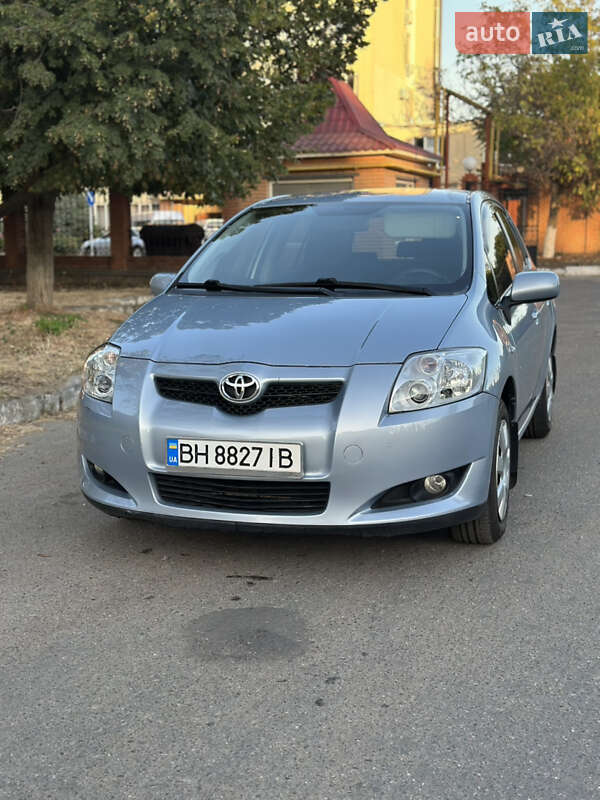 2008 toyota auris