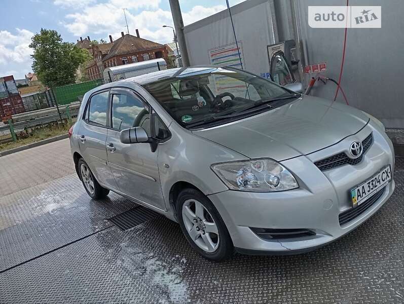 2007 toyota auris