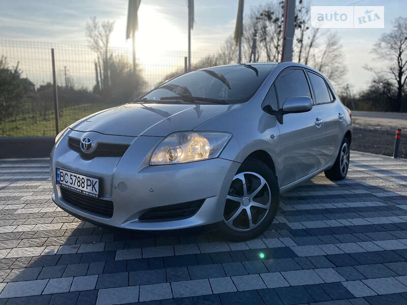2008 toyota auris