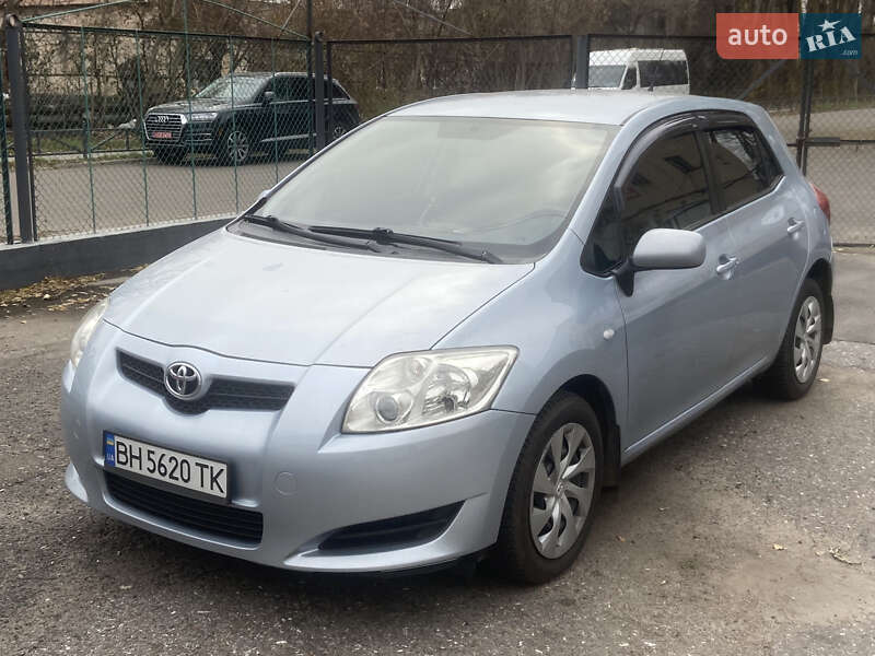 2009 toyota auris