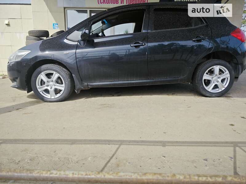 2008 toyota auris