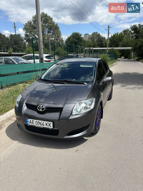 2008 toyota auris