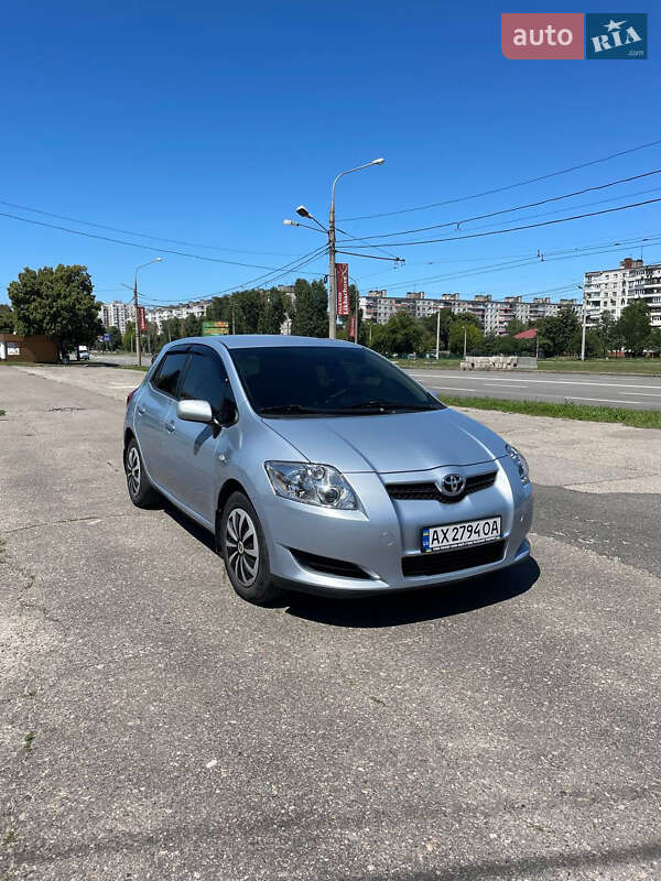2008 toyota auris