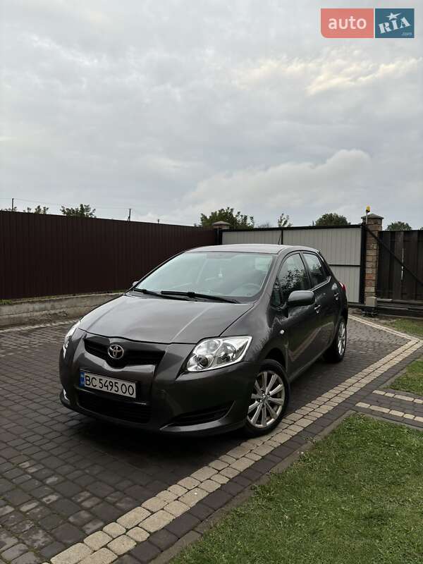 2008 toyota auris