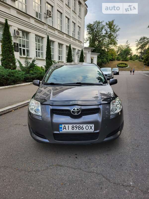 2008 toyota auris